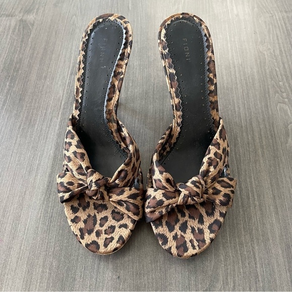 Fioni Leopard animal print Knot Slide  Heels Shoes Size 7.5 - Picture 4 of 12